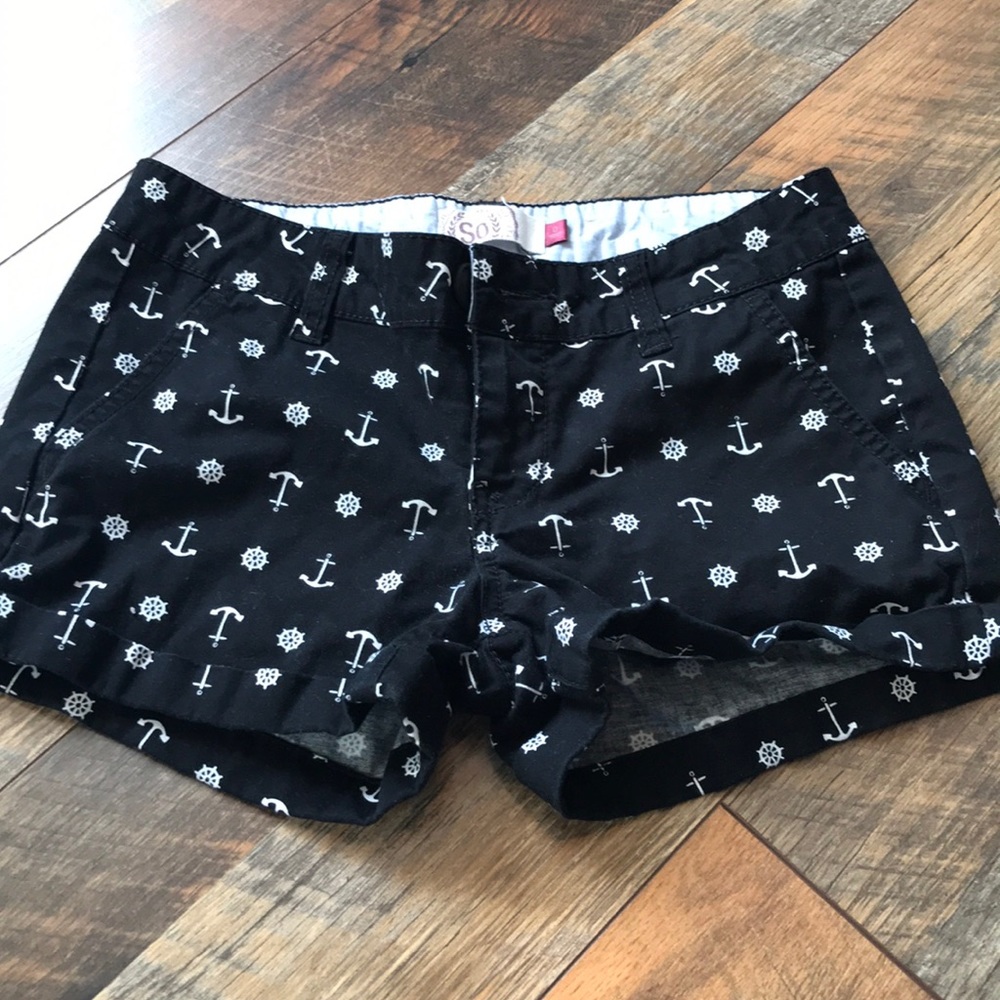 Anchor and ship wheel shorts